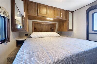 2017 Keystone Cougar 26SABWE - Photo 8 - Puyallup, WA 98373