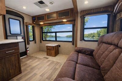 2017 Keystone Cougar 26SABWE - Photo 6 - Puyallup, WA 98373