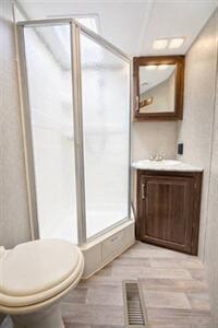 2017 Keystone Cougar 26SABWE - Photo 9 - Puyallup, WA 98373
