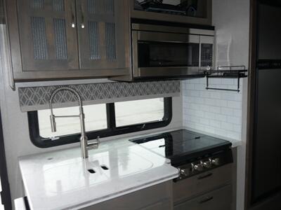 2022 Dynamax Isata 5 series 28SS   - Photo 6 - Puyallup, WA 98373