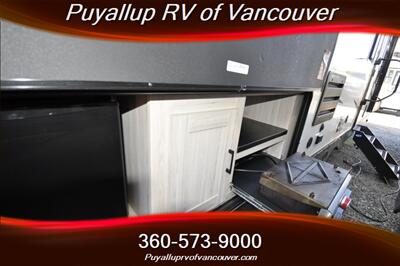 2023 HEARTLAND RV SUNDANCE 241BH TRAVEL TRAILER   - Photo 5 - Vancouver, WA 98682-4901