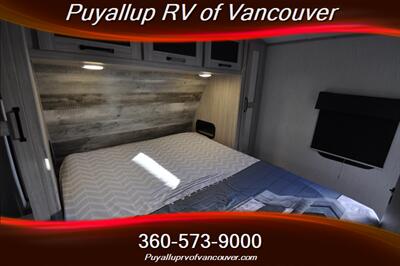 2023 HEARTLAND RV SUNDANCE 241BH TRAVEL TRAILER   - Photo 13 - Vancouver, WA 98682-4901