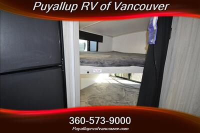 2023 HEARTLAND RV SUNDANCE 241BH TRAVEL TRAILER   - Photo 14 - Vancouver, WA 98682-4901