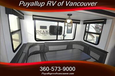 2023 HEARTLAND RV SUNDANCE 241BH TRAVEL TRAILER   - Photo 11 - Vancouver, WA 98682-4901