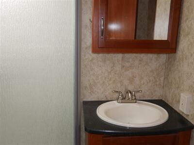 2012 Keystone Cougar 323MKS   - Photo 10 - Puyallup, WA 98373