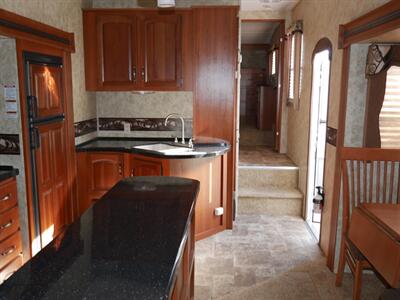2012 Keystone Cougar 323MKS   - Photo 16 - Puyallup, WA 98373