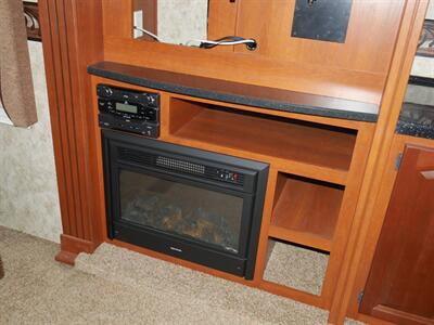 2012 Keystone Cougar 323MKS   - Photo 9 - Puyallup, WA 98373
