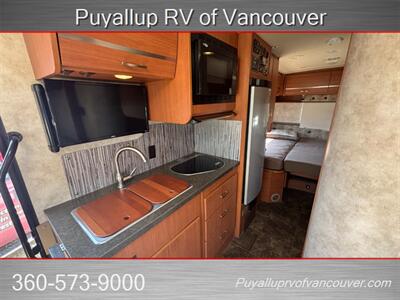 2013 WINNEBAGO VIEW 24V 3500 MERCEDES   - Photo 11 - Vancouver, WA 98682-4901