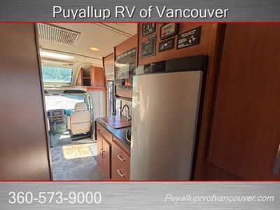 2013 WINNEBAGO VIEW 24V 3500 MERCEDES   - Photo 7 - Vancouver, WA 98682-4901