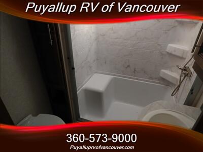 2020 KEYSTONE RV COUGAR HALF-TON 29RDB   - Photo 18 - Vancouver, WA 98682-4901