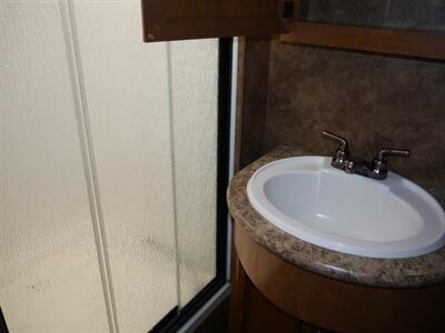 2013 Thor Hurricane 34E   - Photo 9 - Puyallup, WA 98373