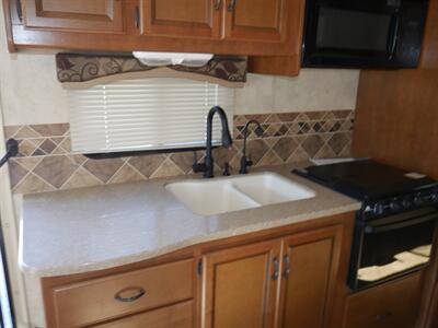 2013 Thor Hurricane 34E   - Photo 5 - Puyallup, WA 98373