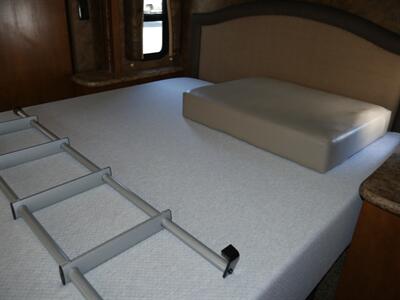 2013 Thor Hurricane 34E   - Photo 11 - Puyallup, WA 98373