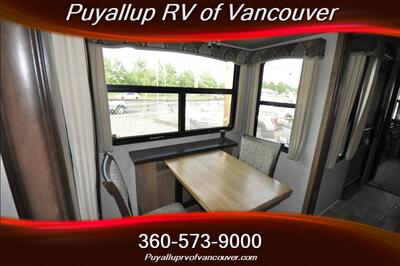 2017 KEYSTONE RV MONTANT 3730FL   - Photo 15 - Vancouver, WA 98682-4901