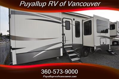 2017 KEYSTONE RV MONTANT 3730FL   - Photo 5 - Vancouver, WA 98682-4901