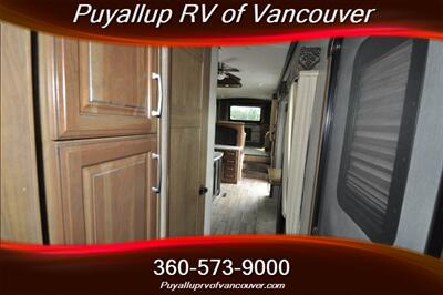 2017 KEYSTONE RV MONTANT 3730FL   - Photo 24 - Vancouver, WA 98682-4901