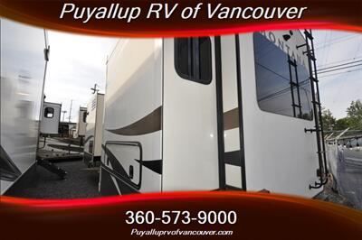 2017 KEYSTONE RV MONTANT 3730FL   - Photo 3 - Vancouver, WA 98682-4901
