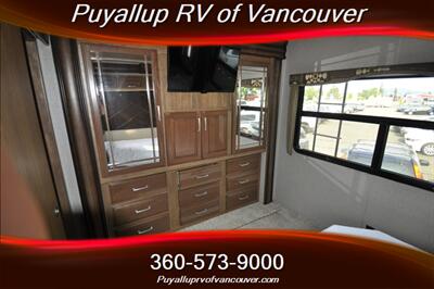 2017 KEYSTONE RV MONTANT 3730FL   - Photo 22 - Vancouver, WA 98682-4901