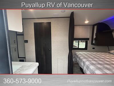 2022 JAYCO JAY FLIGHT M-212QBW   - Photo 14 - Vancouver, WA 98682-4901