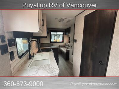 2022 JAYCO JAY FLIGHT M-212QBW   - Photo 8 - Vancouver, WA 98682-4901