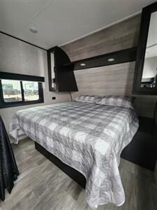 2022 JAYCO JAY FLIGHT M-212QBW   - Photo 16 - Vancouver, WA 98682-4901