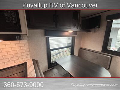 2022 JAYCO JAY FLIGHT M-212QBW   - Photo 12 - Vancouver, WA 98682-4901