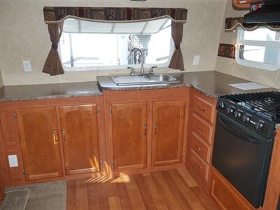 2009 Forest River Salem LA 292FKSS   - Photo 7 - Puyallup, WA 98373