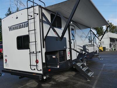 2021 Winnebago Voyage 3033BH   - Photo 3 - Puyallup, WA 98373