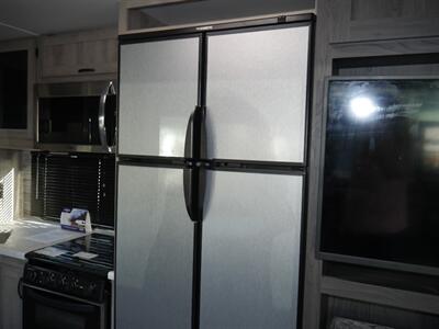 2021 Winnebago Voyage 3033BH   - Photo 7 - Puyallup, WA 98373