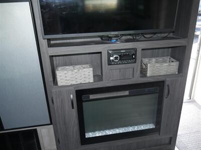 2021 Winnebago Voyage 3033BH   - Photo 11 - Puyallup, WA 98373