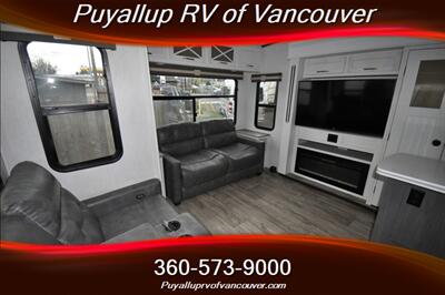 2022 KEYSTONE RV ASTORIA PLATINUM 3173R2P   - Photo 10 - Vancouver, WA 98682-4901