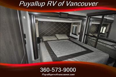 2019 KEYSTONE RV MONTANA 3560RL   - Photo 19 - Vancouver, WA 98682-4901