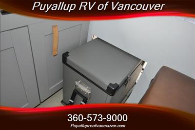 2017 Ford Transit CAMPER CONVERSION   - Photo 12 - Vancouver, WA 98682-4901