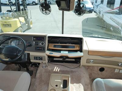 2000 Pace Arrow Vision 36B   - Photo 13 - Puyallup, WA 98373