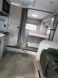 2023 Coachmen Freelander 23FS   - Photo 2 - Puyallup, WA 98373
