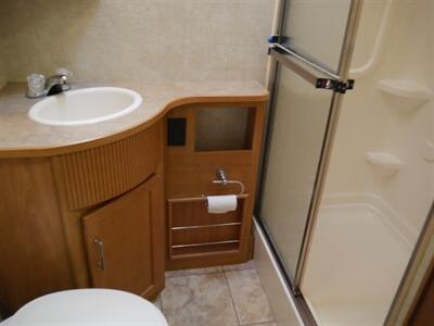 2008 Winnebago Voyage 32H   - Photo 6 - Puyallup, WA 98373