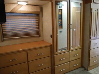 2008 Winnebago Voyage 32H   - Photo 9 - Puyallup, WA 98373