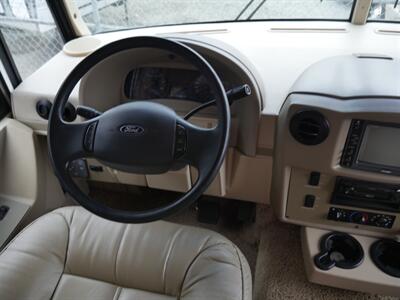 2008 Winnebago Voyage 32H   - Photo 12 - Puyallup, WA 98373