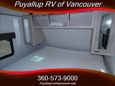 2022 CRUISER RV SHADOW CRUISER 325BHS   - Photo 12 - Vancouver, WA 98682-4901