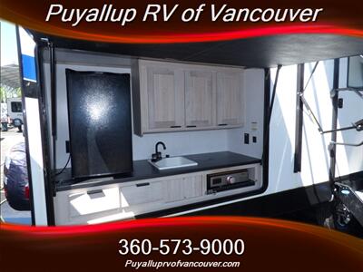 2022 CRUISER RV SHADOW CRUISER 325BHS   - Photo 5 - Vancouver, WA 98682-4901