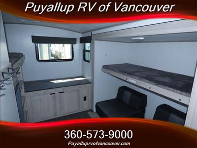 2022 CRUISER RV SHADOW CRUISER 325BHS   - Photo 13 - Vancouver, WA 98682-4901