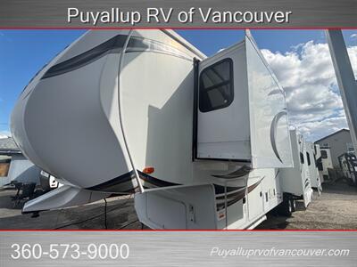 2013 HEARTLAND BIGHORN 3010RE   - Photo 3 - Vancouver, WA 98682-4901
