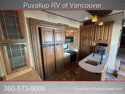 2013 HEARTLAND BIGHORN 3010RE   - Photo 11 - Vancouver, WA 98682-4901