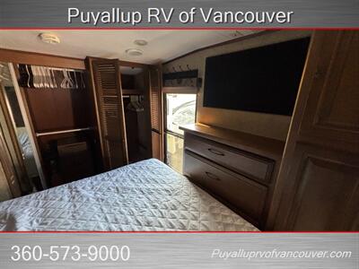 2013 HEARTLAND BIGHORN 3010RE   - Photo 19 - Vancouver, WA 98682-4901