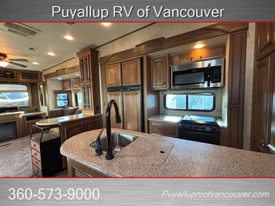 2013 HEARTLAND BIGHORN 3010RE   - Photo 15 - Vancouver, WA 98682-4901