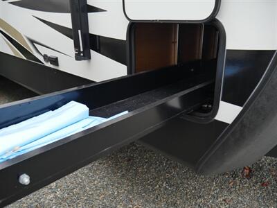 2022 Keystone Outback 330RL   - Photo 17 - Puyallup, WA 98373