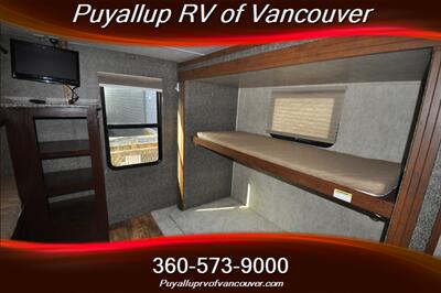 2015 KEYSTONE RV PASSPORT G.T. 3320BH   - Photo 19 - Vancouver, WA 98682-4901