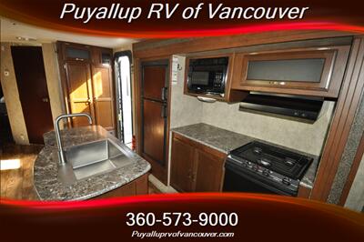 2015 KEYSTONE RV PASSPORT G.T. 3320BH   - Photo 23 - Vancouver, WA 98682-4901