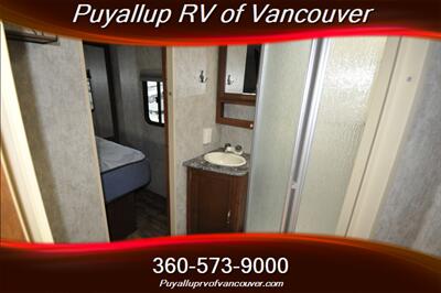2015 KEYSTONE RV PASSPORT G.T. 3320BH   - Photo 17 - Vancouver, WA 98682-4901