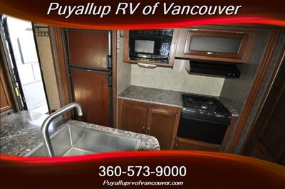 2015 KEYSTONE RV PASSPORT G.T. 3320BH   - Photo 24 - Vancouver, WA 98682-4901